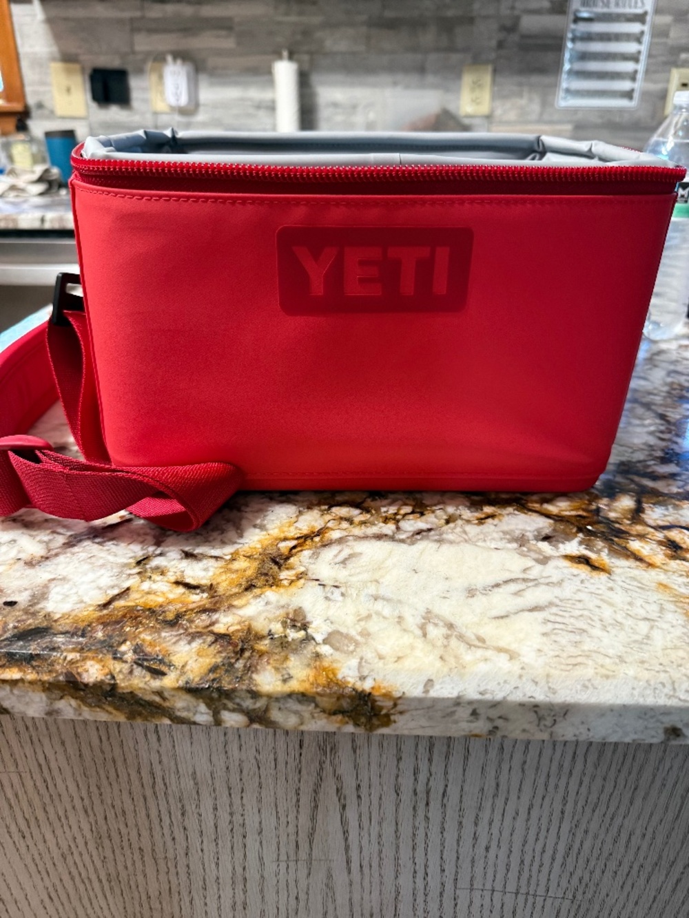 Yeti Cooler Day trip 9L BRAND NEW!